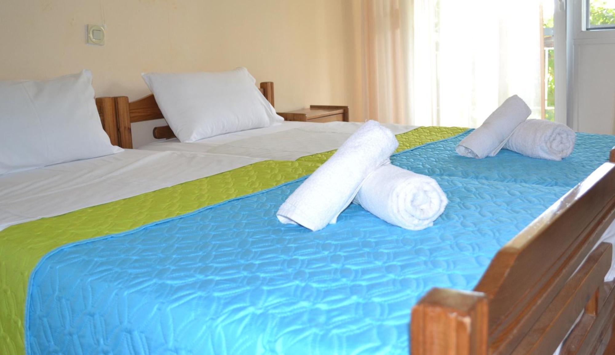 Artemis Apartments Dioniszíu-part Szoba fotó