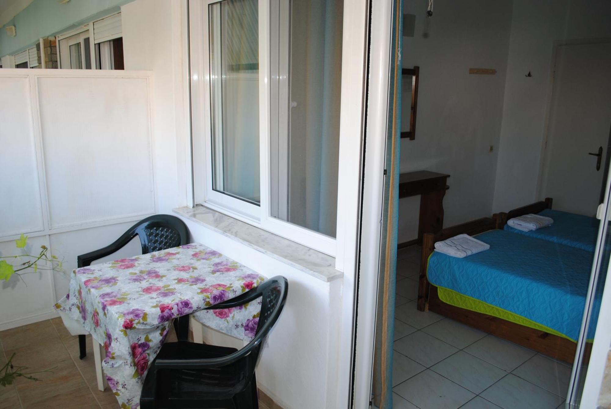 Artemis Apartments Dioniszíu-part Szoba fotó