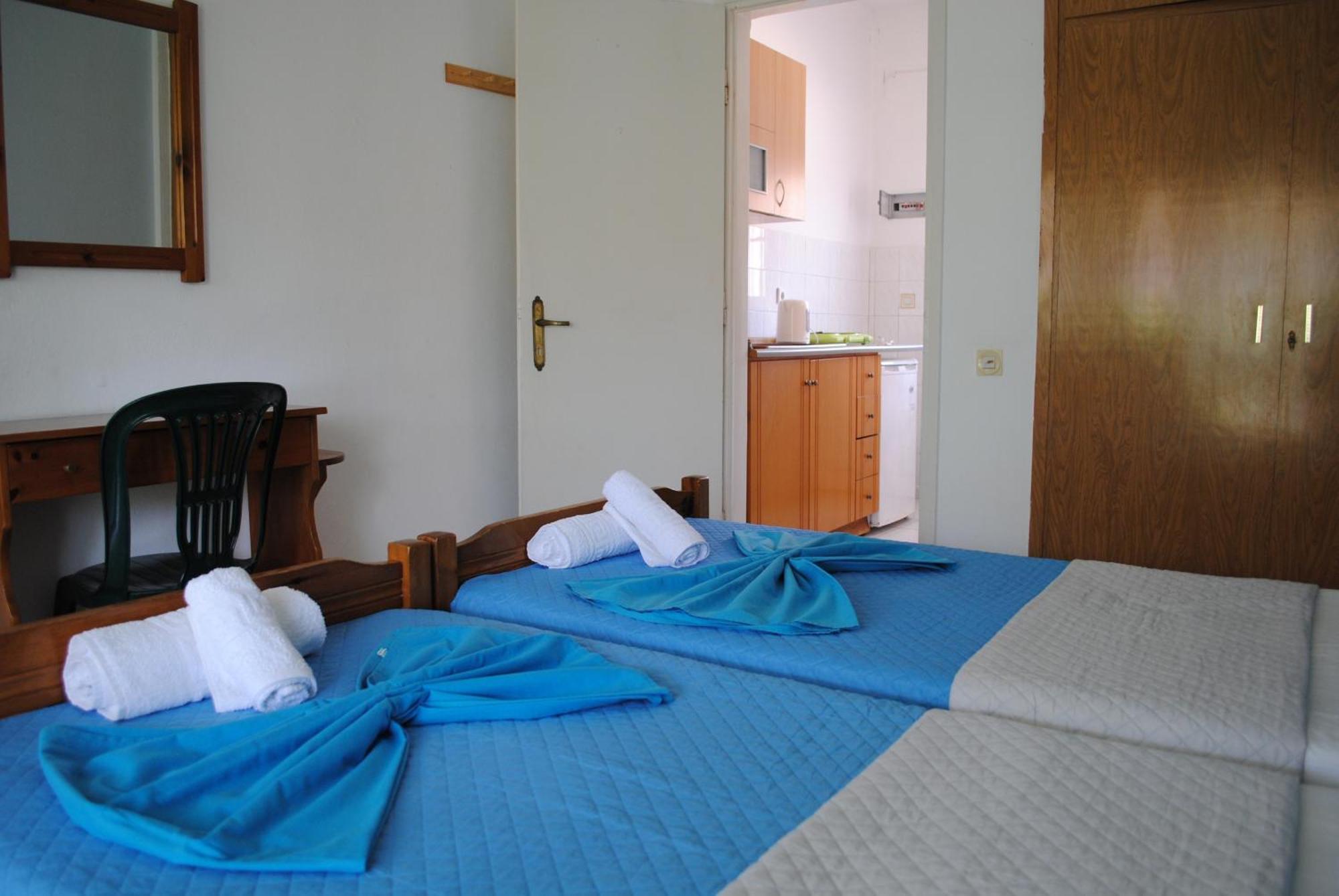 Artemis Apartments Dioniszíu-part Kültér fotó